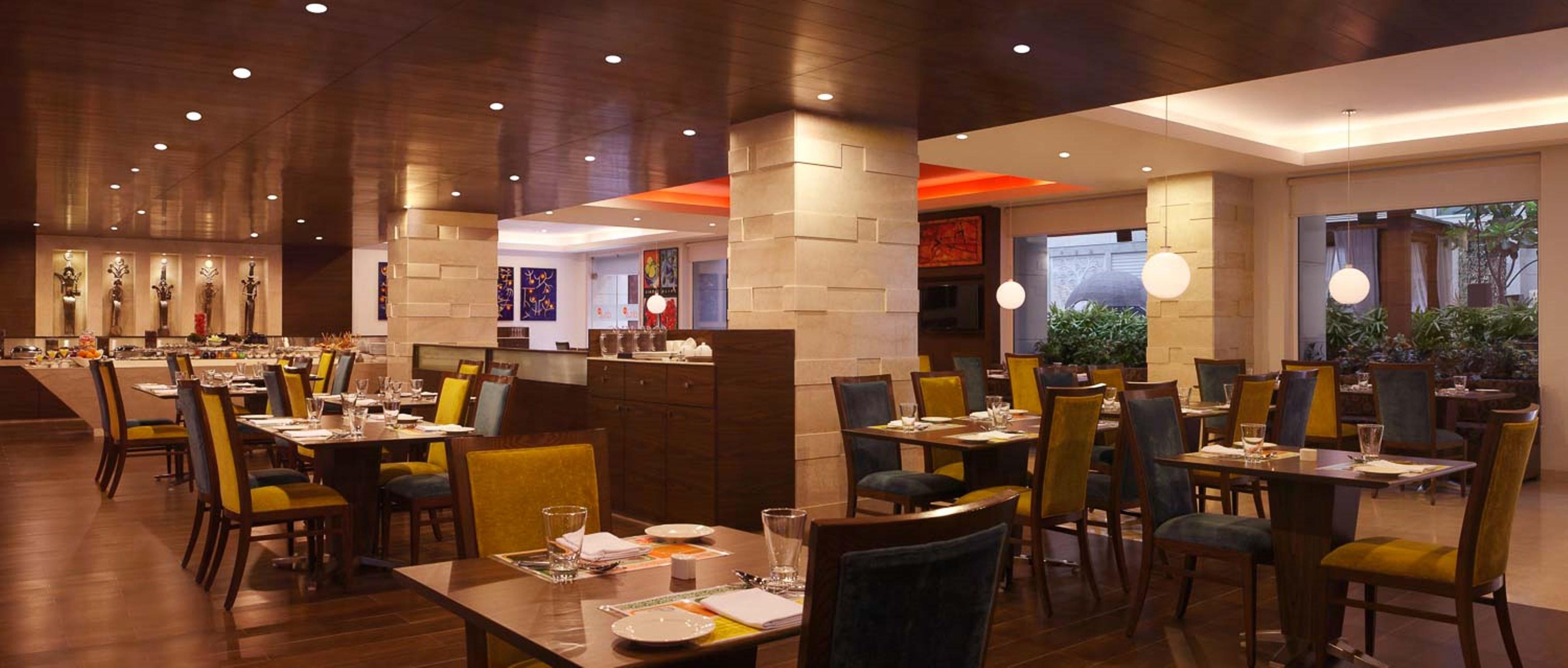 Lemon Tree Premier, Delhi Airport Otel Yeni Delhi Dış mekan fotoğraf The interior of the restaurant