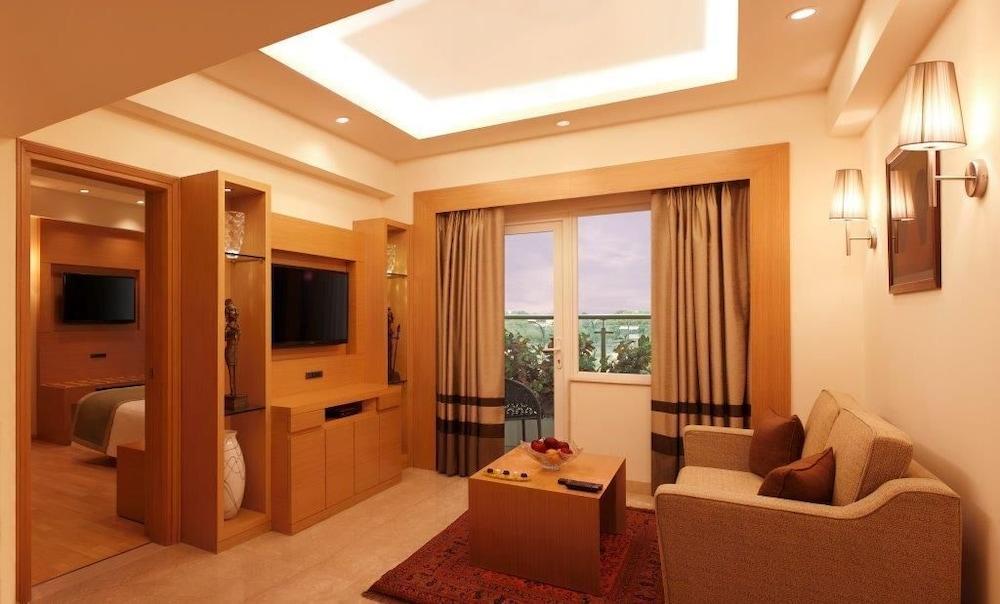 Lemon Tree Premier, Delhi Airport Otel Yeni Delhi Dış mekan fotoğraf