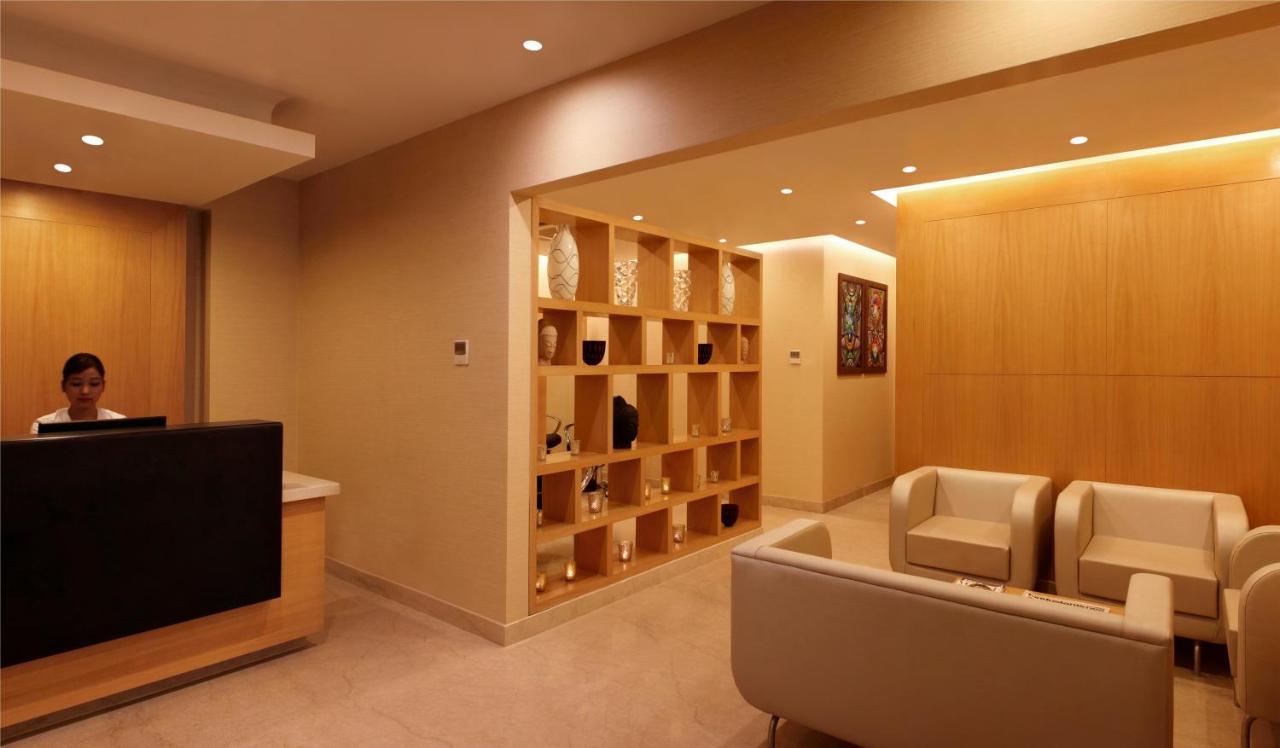 Lemon Tree Premier, Delhi Airport Otel Yeni Delhi Dış mekan fotoğraf The interior of the lounge